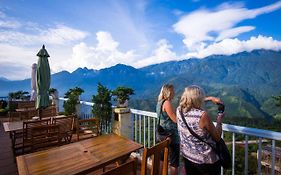 Sunny Mountain Hotel